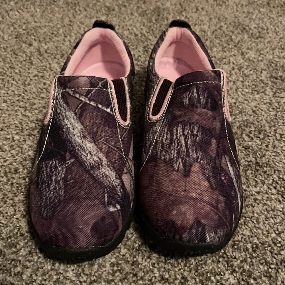 Camo ankle shoes